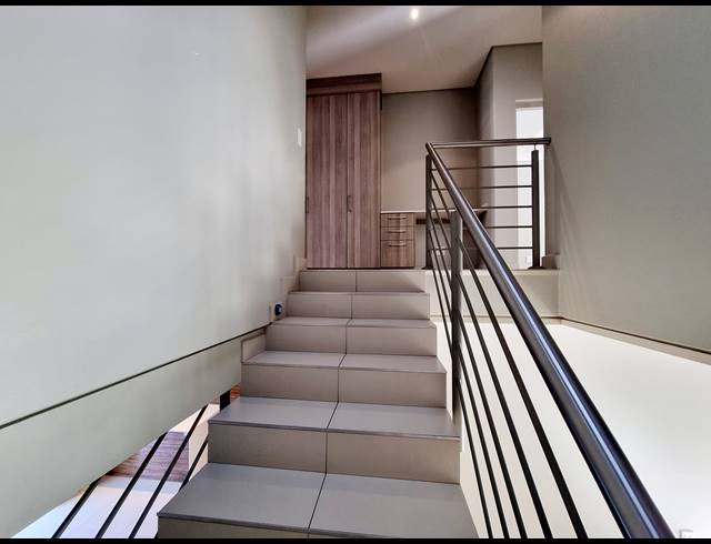 3 BEDROOM DUPLEX TO LET IN OAKLANDS